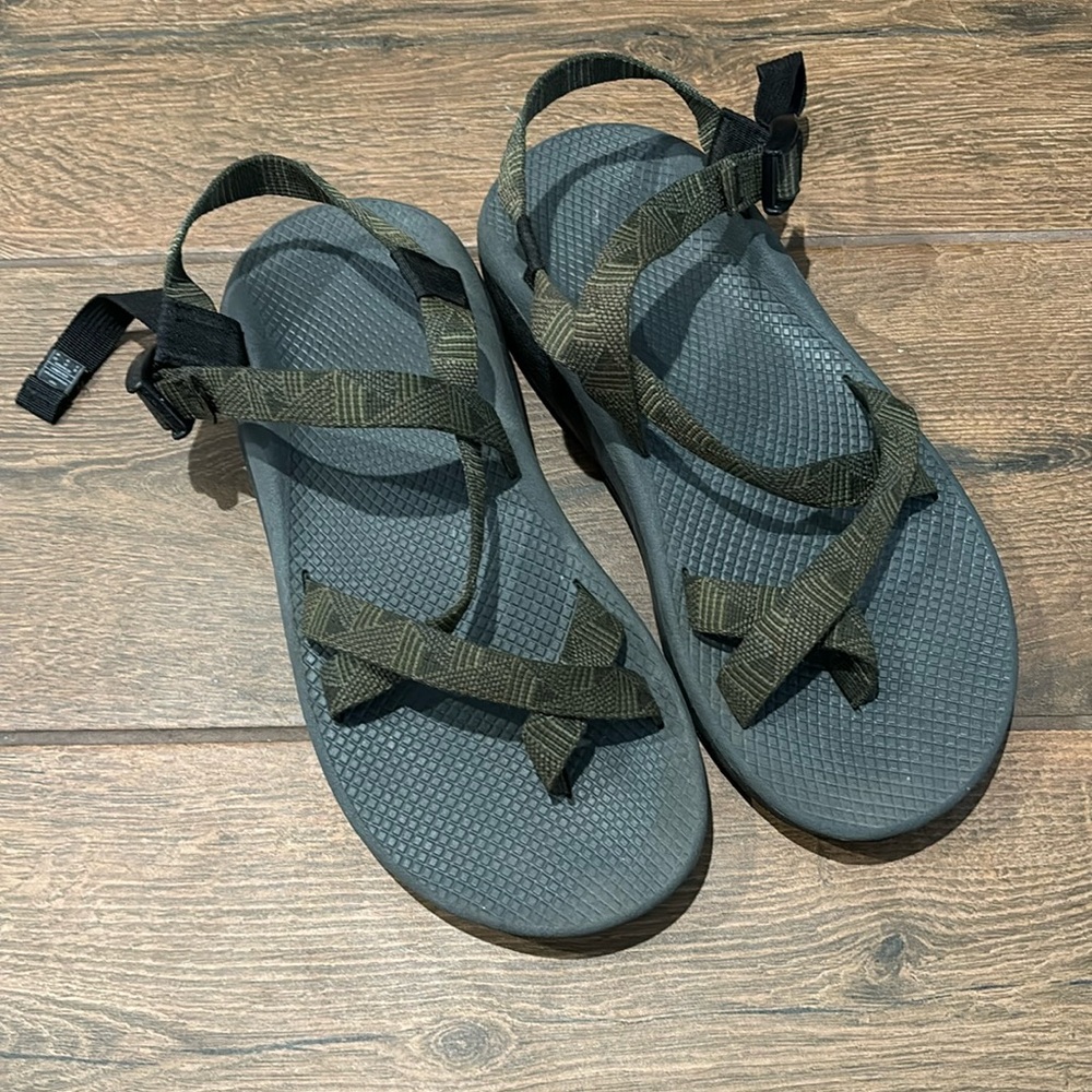 Men’s Chaco Men’s ZCloud 2 Olive Green Military Size 11 Depth Sandals